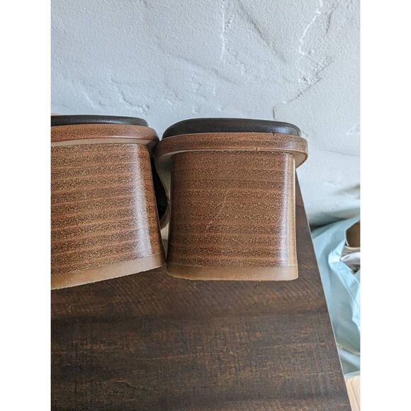 Banana Republic Brown Leather Block Heel Slip-on Sandals - Size 9.5 - Picture 8 of 9